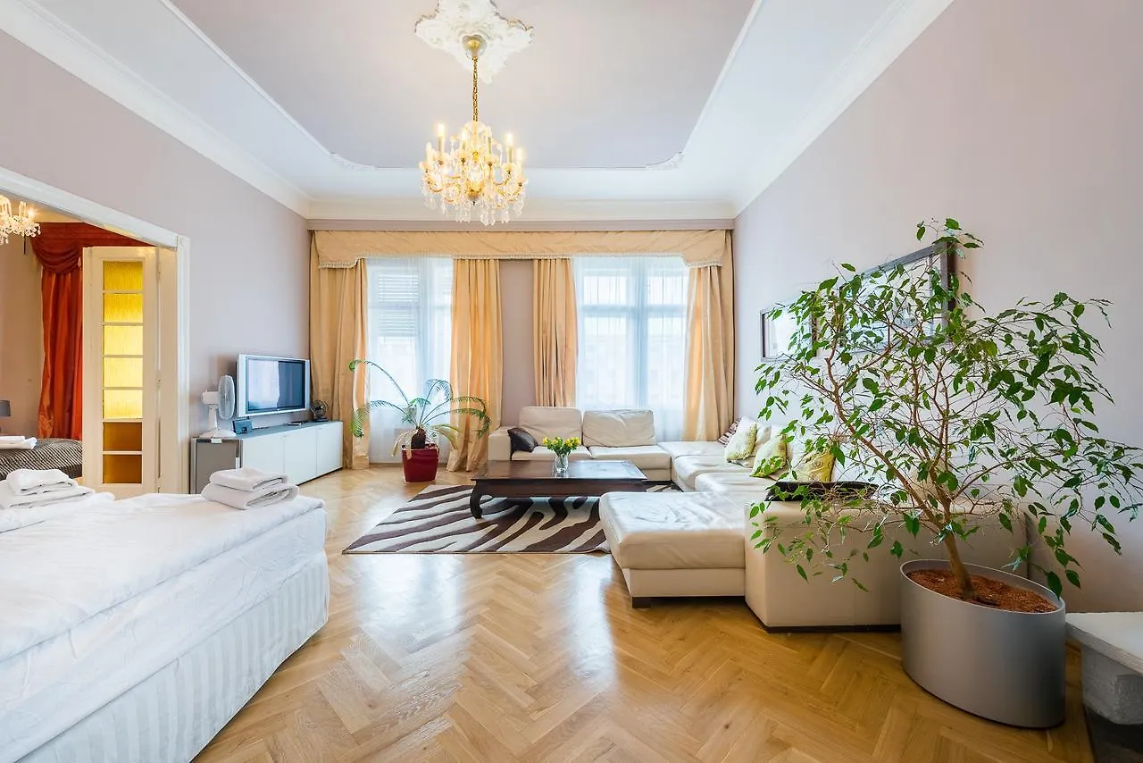 Wenceslas Square Apartment 프라하